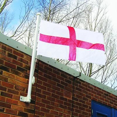 Wall mounted flagpole with vertical bracket